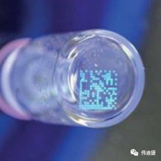 0_10-4 通明圆形容器底部的浅蓝色二维码