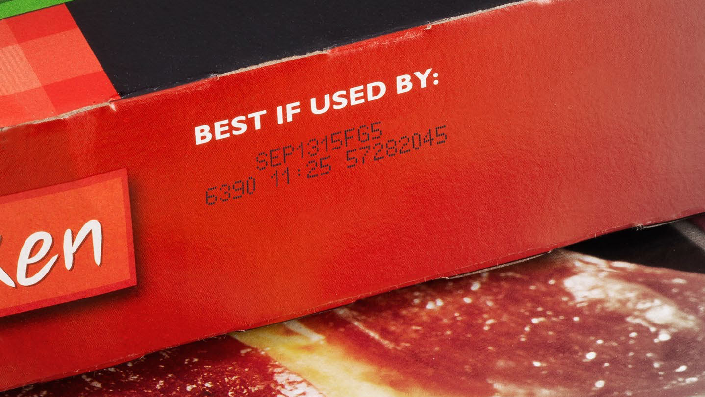 www.eamar_.com_.cn-food657861 红色包装上的BEST IF USED BY字样及点阵编码